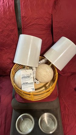 2 lamps