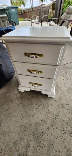 3 Drawer Night Stand