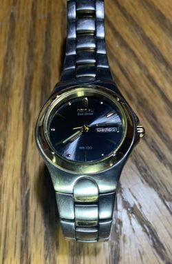  Women’s citizen, Eco drive two tone,  width new capacitor, and extra long band can be adjusted to the size like new condition