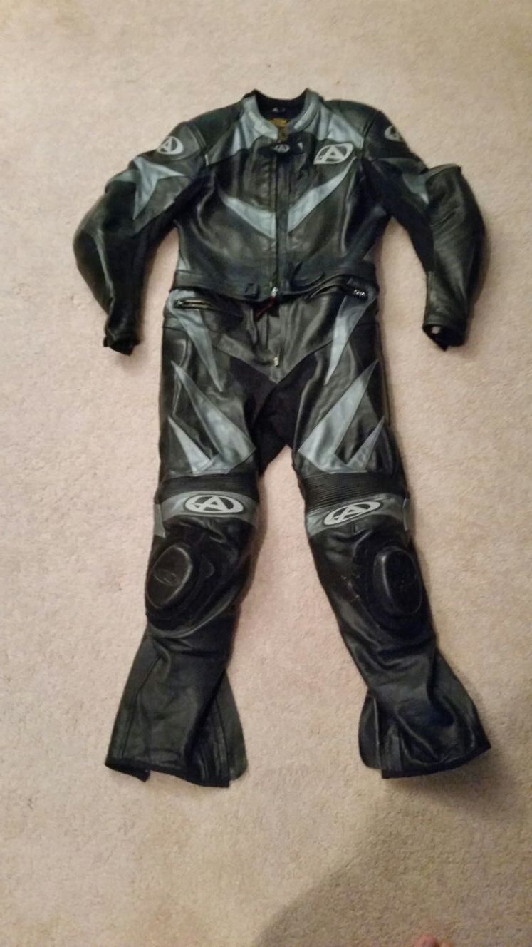 AGV Sport 2 Piece Leather Motorcycle Race Suit - Size 44