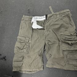 Men’s Army Green Cargo Shorts Size 40