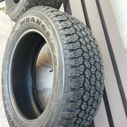 MINT CONDITION - (4) 255/60r20 Goodyear Adventure All Terrain ( 2025  )