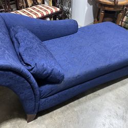 Reclining Couch Comfortable and Beautiful