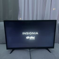 Insignia 32 Inch Flat Screen Tv ( Not Smart ) 