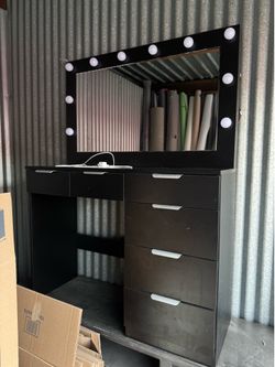 Vanity Makeup Station with Lighted Mirror and glass top