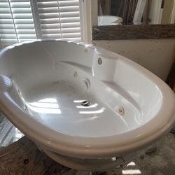 Jacuzzi Bathtub 