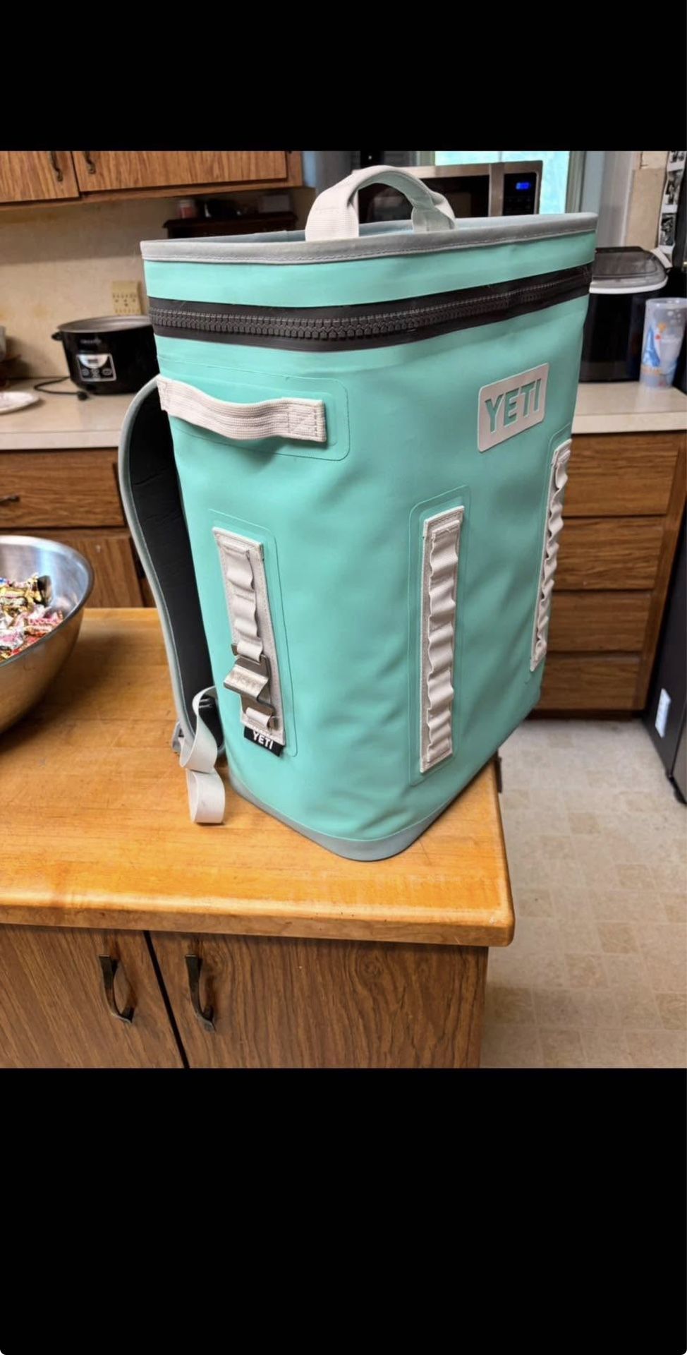 Yeti Aquifer Blue Backflip Cooler