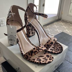 New Size 9 cheetah print High Heels