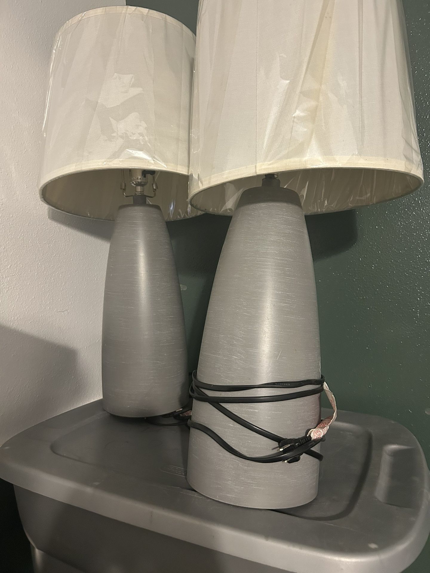 2 Desk Lamps