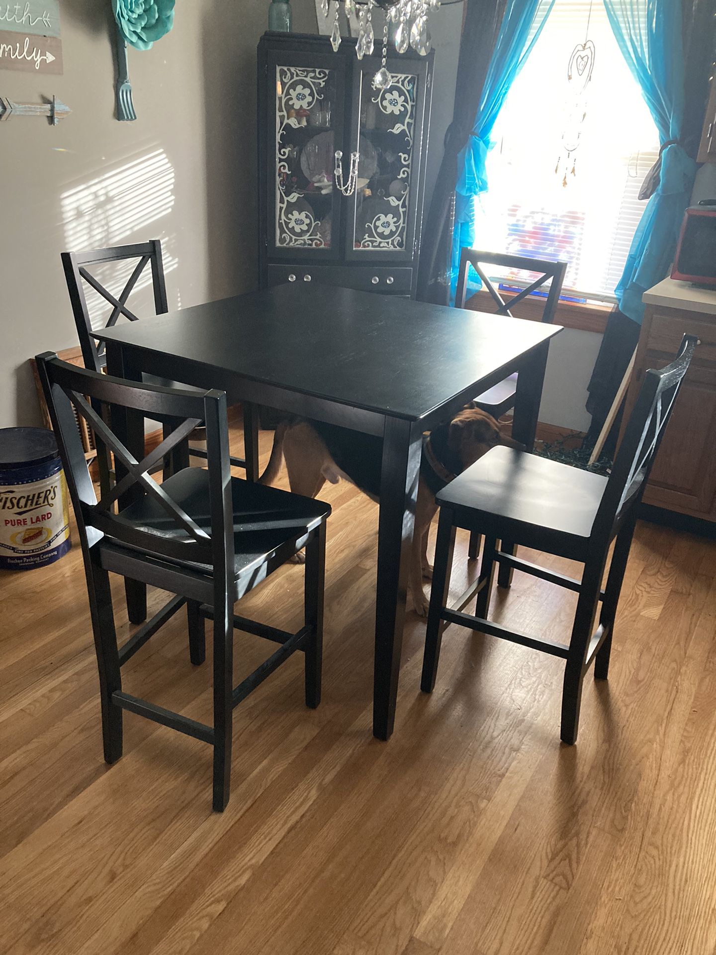 Dining  Room Table And Chairs