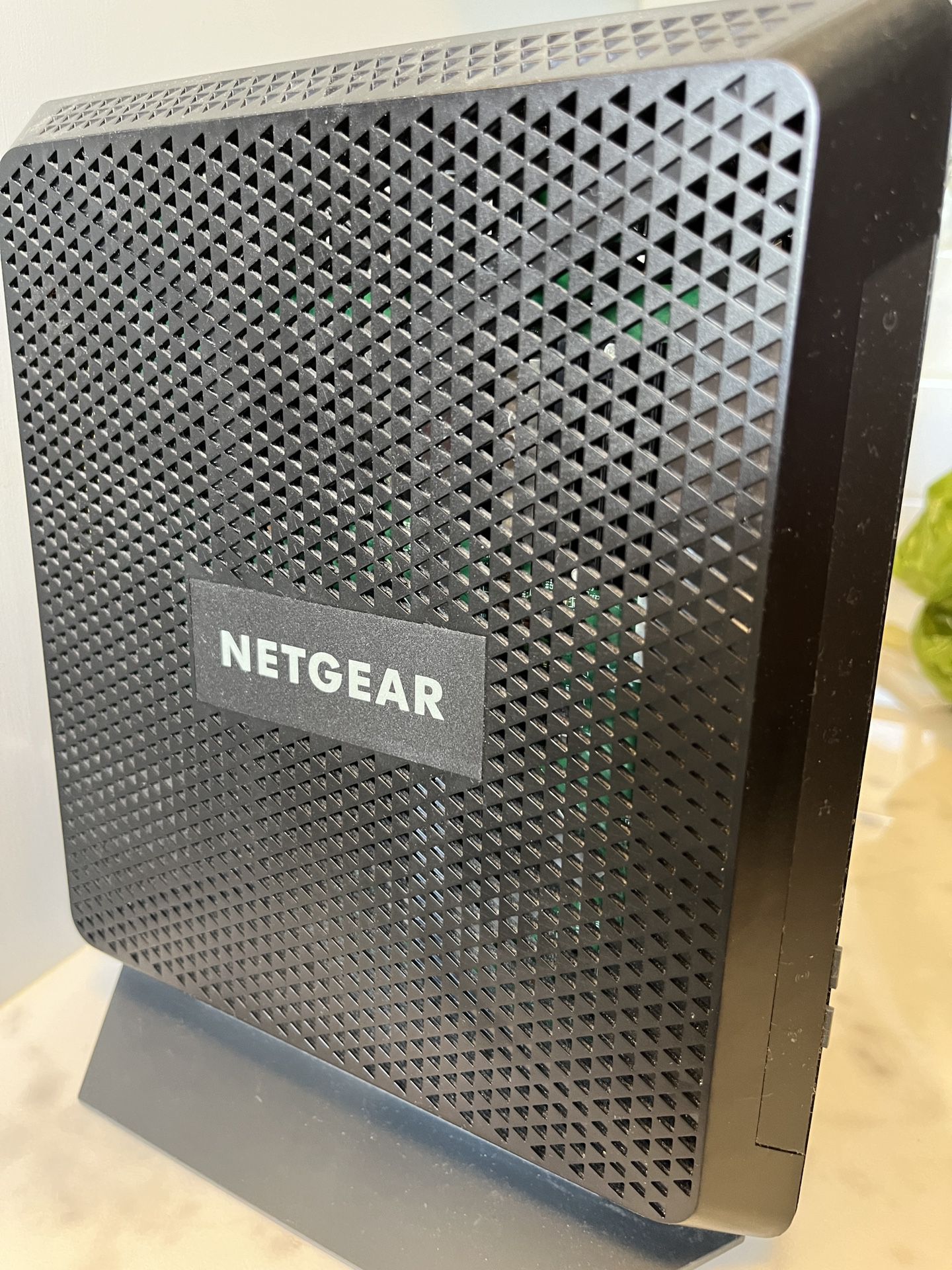 Netgear Nighthawk AC1900 Cable Modem & Wi-Fi Router