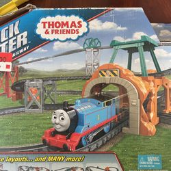 Thomas & Friends 5-in-1 Track Building Set