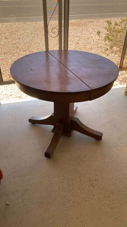 Antique Round Table 