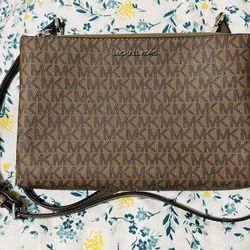 Michael Kors Mini Crossbody 