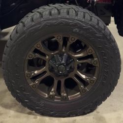 Tundra 20x9 5x150 Fuel Vapors Toyo Open Country R/t 35x12.50x20