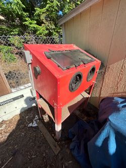 Sandblasting cabinet