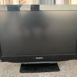 Panasonic Flat screen TV   32”