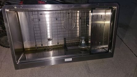 Stainless steel sink