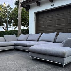 Couch/Sofa Sectional - Modular - Linen -  Perazzi - Delivery Available 🚛