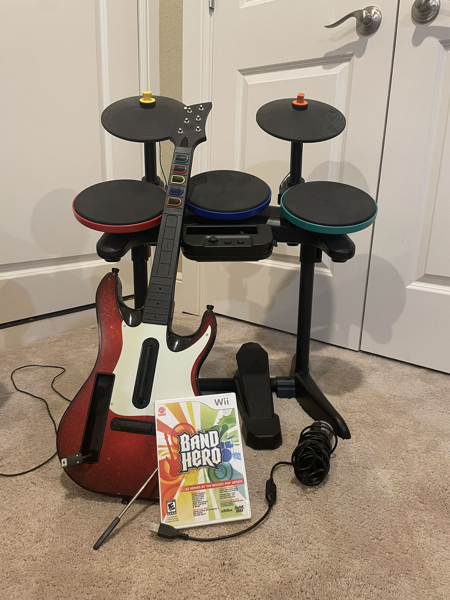 Band Hero Wii Drum and Guitar Set (Guitar Hero) for Sale in San Antonio