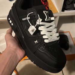 Louis Vuitton Trainer 'Embossed Monogram - Black