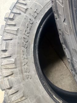 35X12.50R20 2 used tires