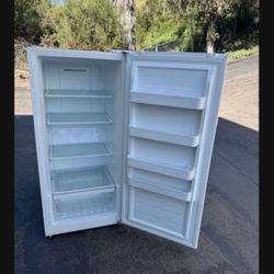 13.8 cubics Household Upright Freezer Or Fridge Refrigerator Convertible Frost Free Garage Ready Free Local Delivery