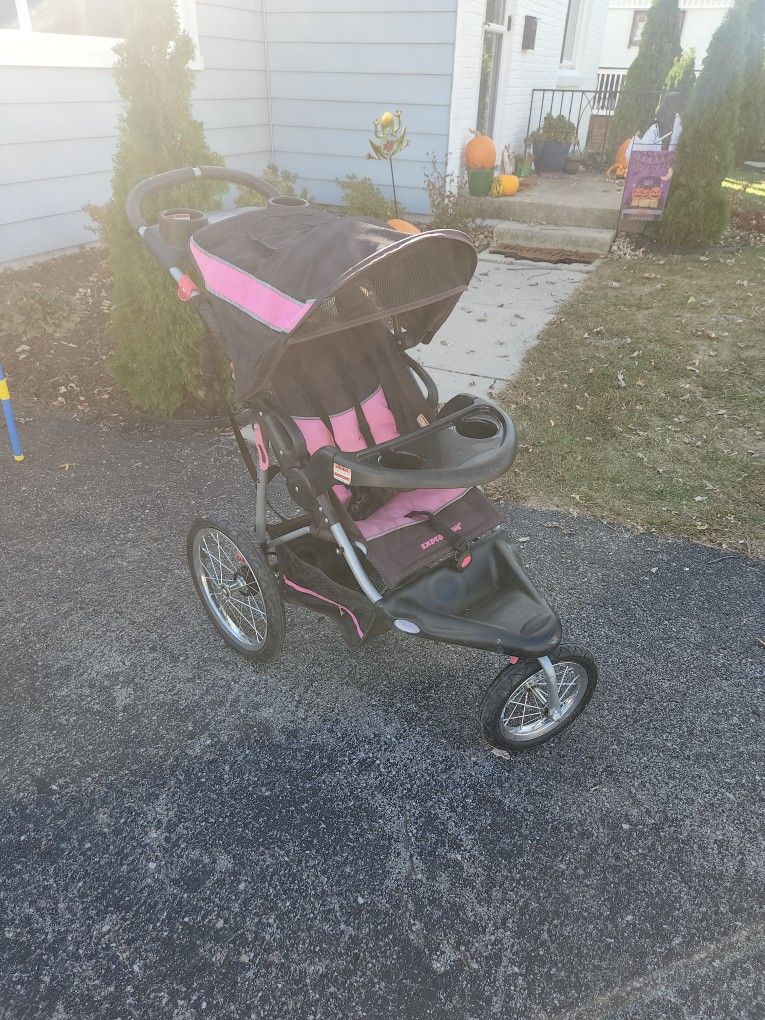 Expedition BABY TREND STROLLER PINK excellent Condition. Great For Jogging.