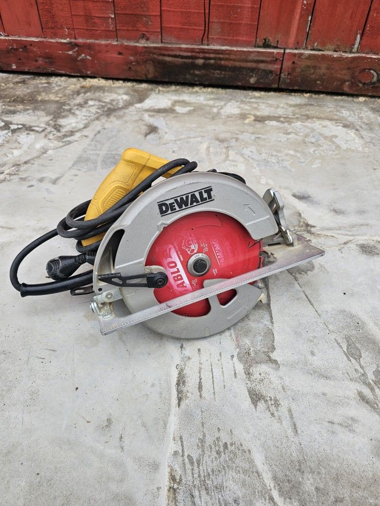 Dewalt 7 1/4" corder circular saw