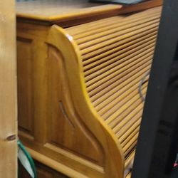 Grand Presidential Desk Antique