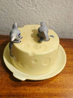 Vintage Cute Kitsch Cheese Butter Dish W/ Cover Mice Playing