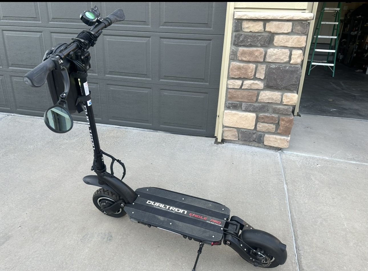 Dualtron Eagle Pro Electric Scooter - No Speed Limiter - Super Fast!!!