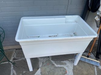 Utility sink