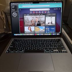 2024  MacBook Air 13" M3 - (Like New)