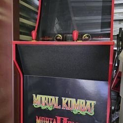 Mortal Kombat Arcade Machine( Arcade1UP 7433)