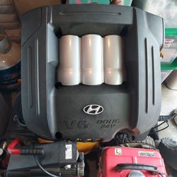 Hyundai V6  engine cover