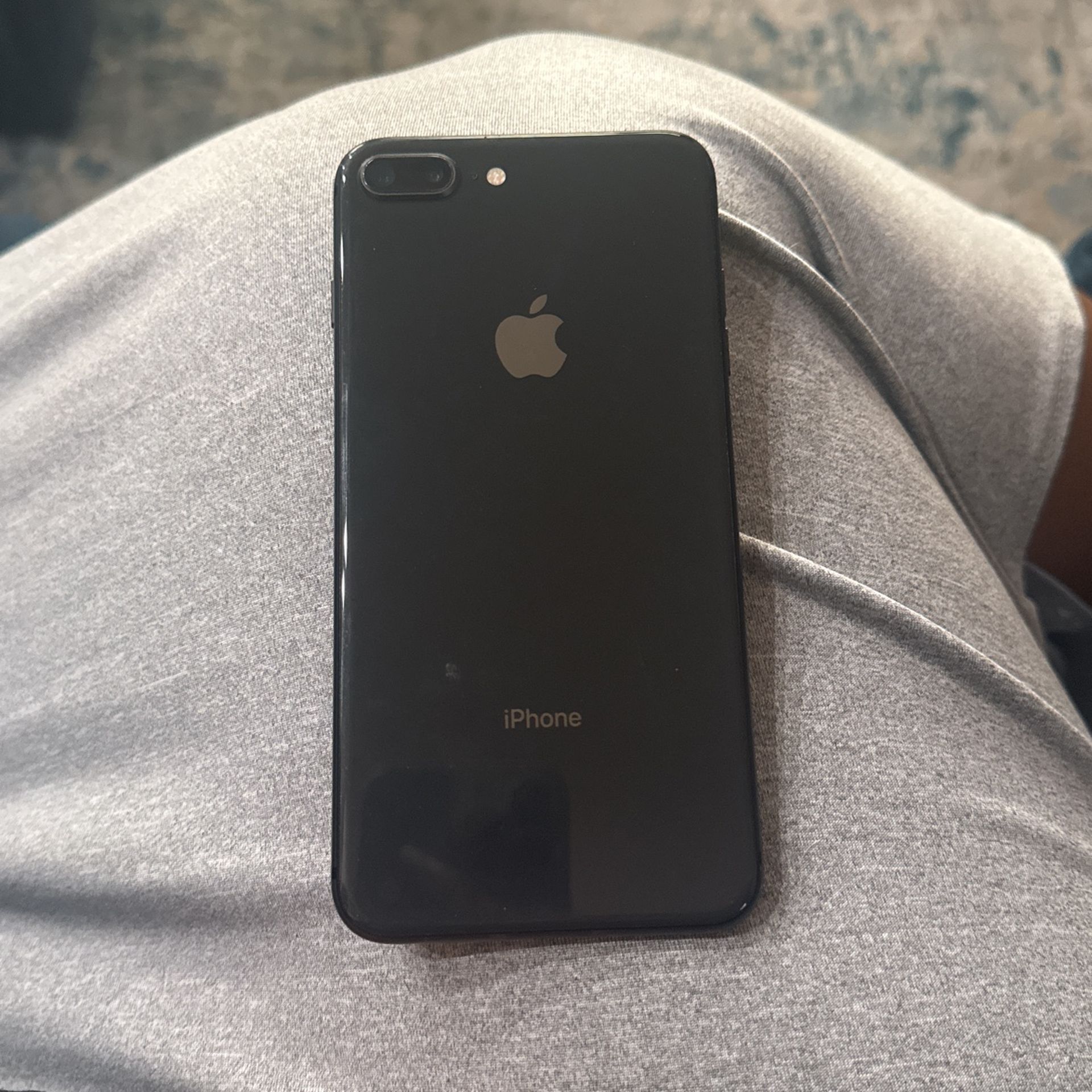iPhone 8 Plus 