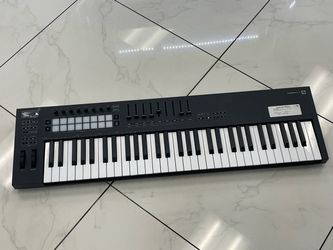 Novation Launchkey 61 MIDI Keyboard Controller