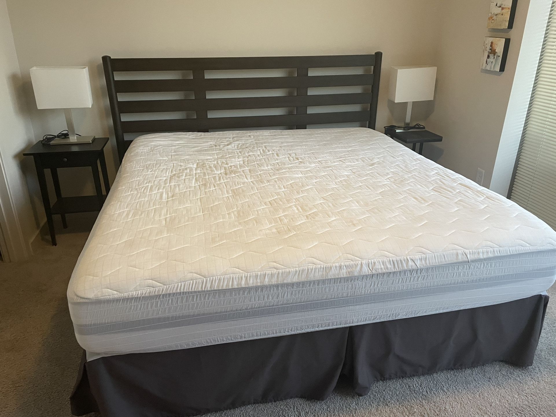 King Sizes Bedframe With Mattress And Box spring ( Mattress Has No Strain In Excellent Condition