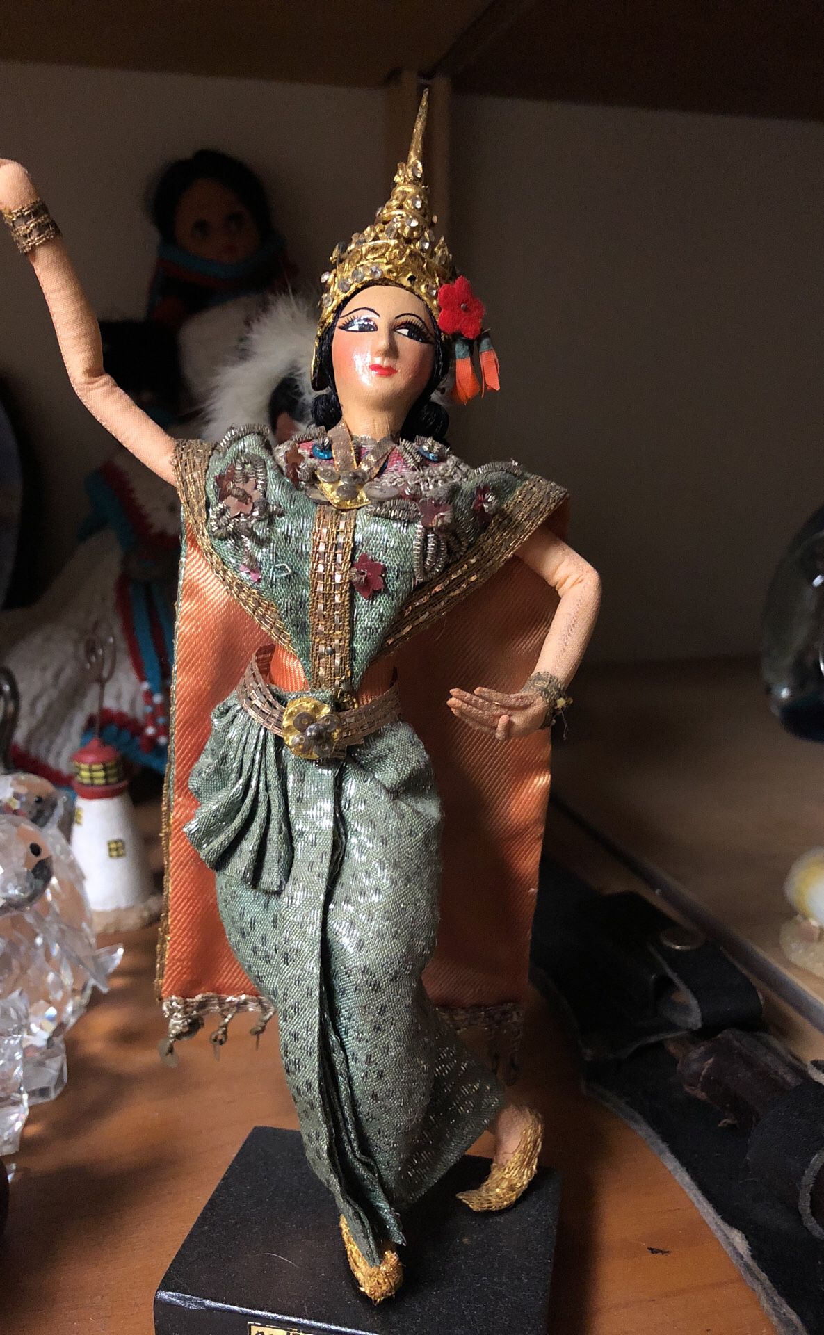Gorgeous Egyptian collectible statue approximately 9 inches tall