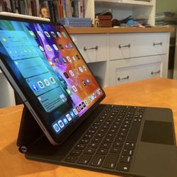 Apple - Magic Keyboard for iPad Pro 13 Inch (M5) Black