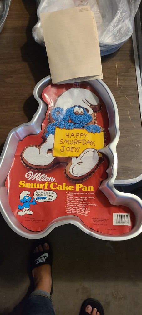 Vintage Smurf Baking Pan Full Body 1983