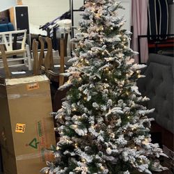 New 6.5’ Christmas Tree