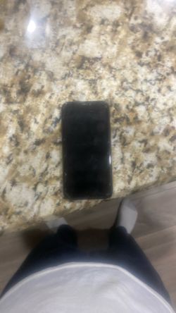 Phone Xr Unlocked Works Perfectly fine Just Cracked Back But Everything Else Works Perfectly Fine