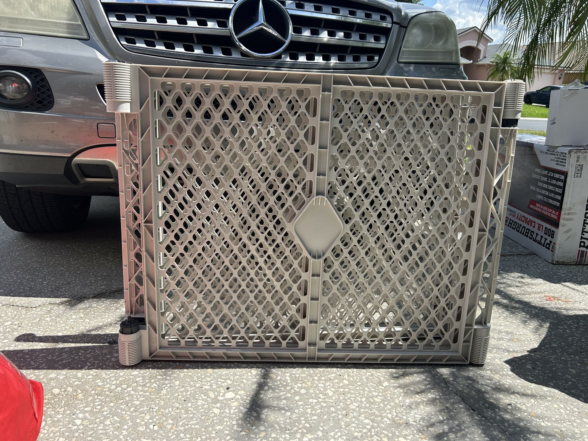 Gate