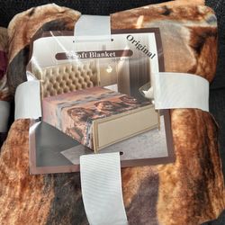 Brown/tan Lion Blanket 