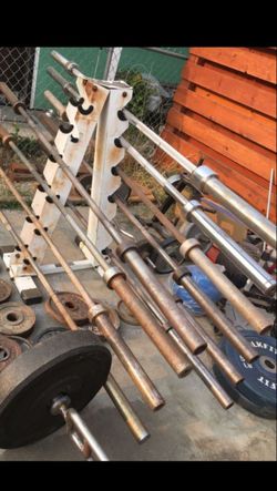7ft olympic bars from 24hr fitness 45lb barbell weights with clips