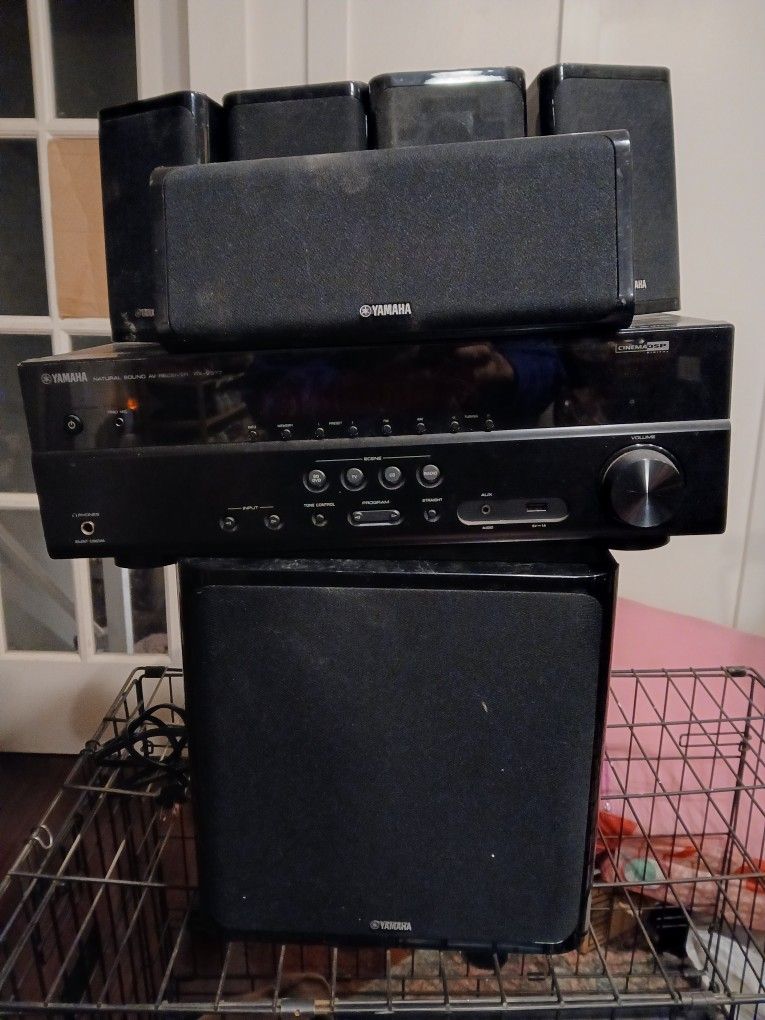 Yamaha Surround Surround System With Receiver And Subwoof