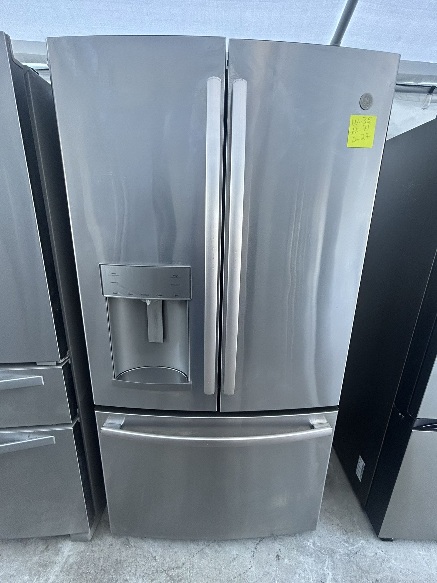 General Electric Beautiful Stainless steel Refrigerator 