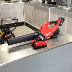 Milwaukee Blower w/ Charger & 2 Batteries 